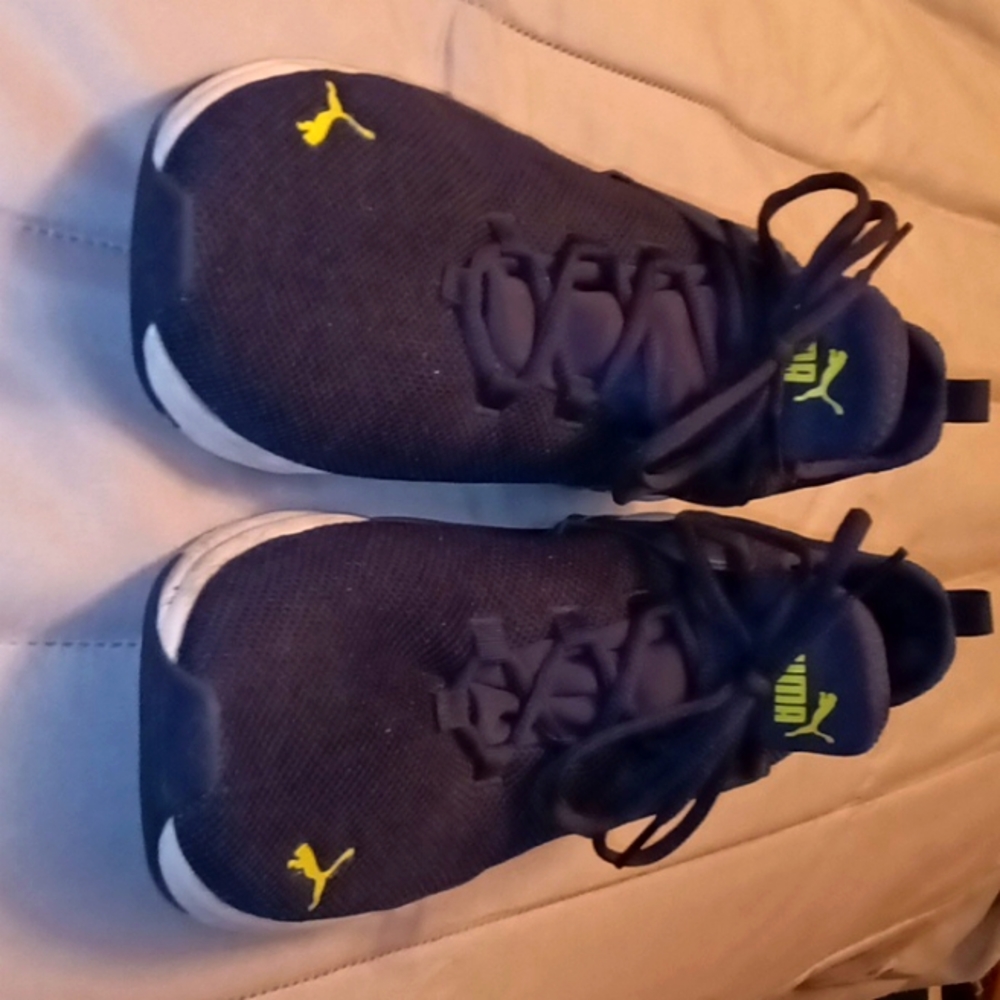 PUMA RUNNING SHOES